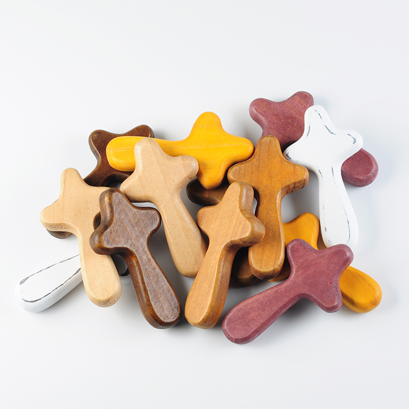 Handheld wood cross - Image 2