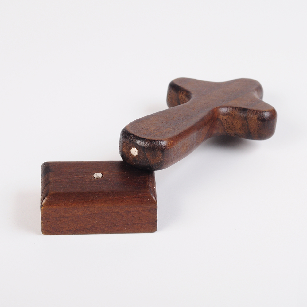 Standing wood cross - Image 5